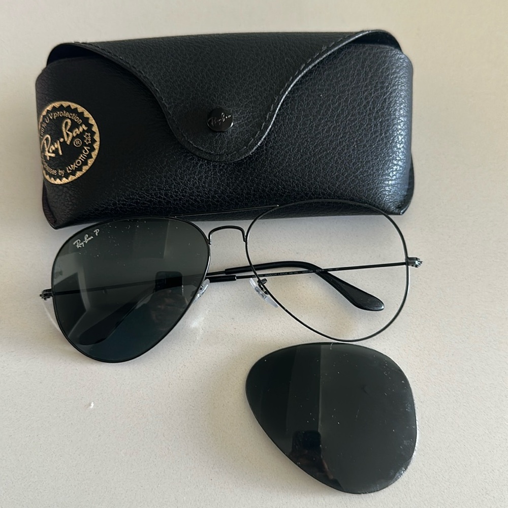 RAYBANS BROKEN
